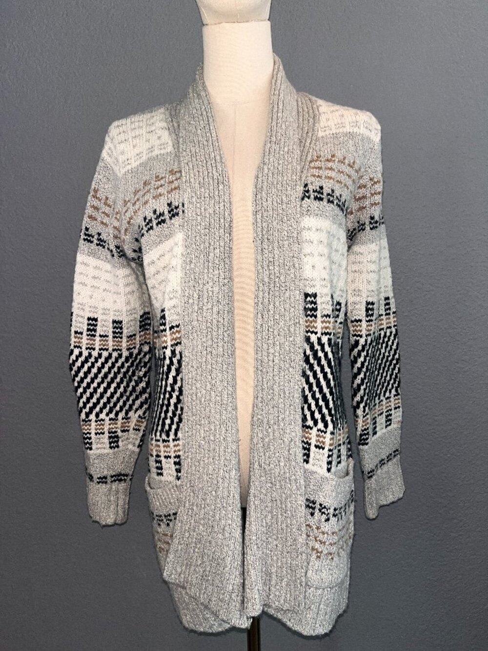 CUPCAKES AND CASHMERE RALEIGH TRIBAL CARDIGAN - SHAWL COLLAR  EUC  SIZE PETITE S